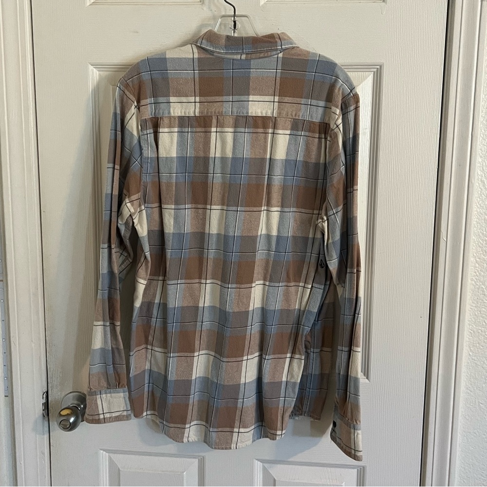 Volcom Flannel - Picture 2 of 4